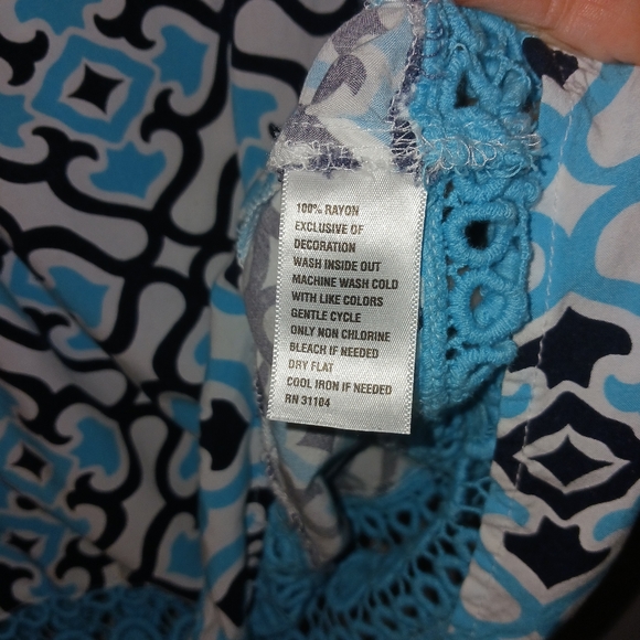 Crown Ivy Dark and light blue top. Size PL - Picture 5 of 6